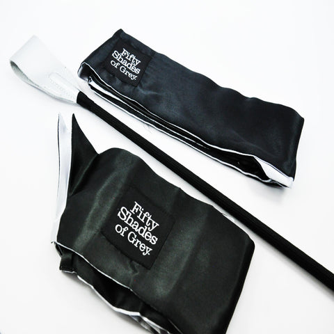 Fifty Shades Blindfold Wrist Tie And Crop Set (net)